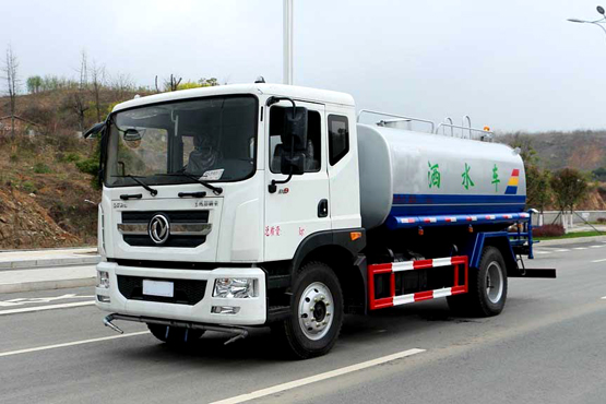 怎樣排除灑水車柴油機(jī)過早、過遲的噴油現(xiàn)象？